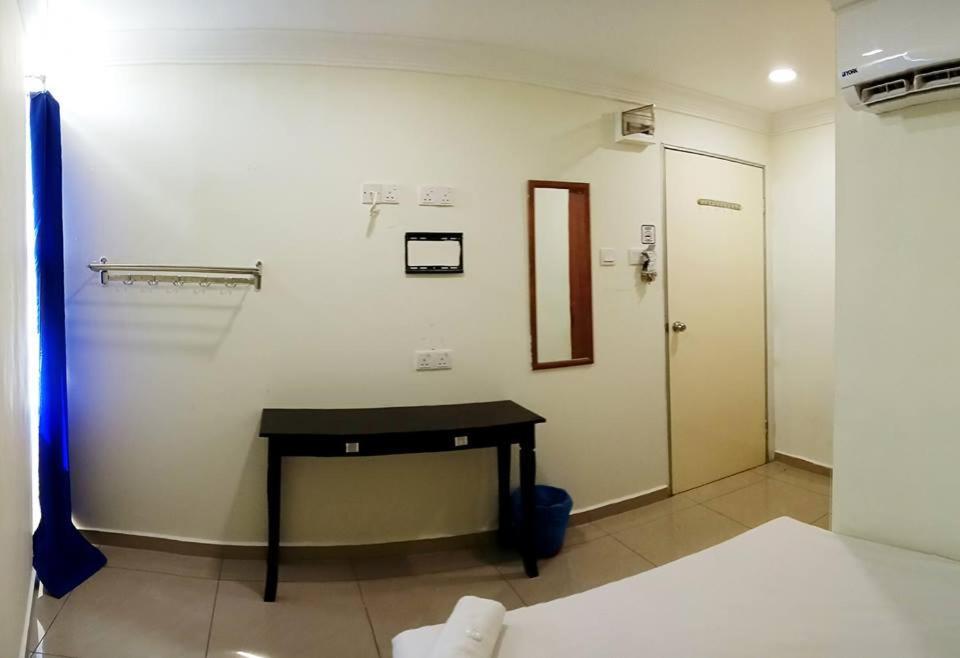 Cattleya Glory Hotel Джохор Бахру Екстериор снимка